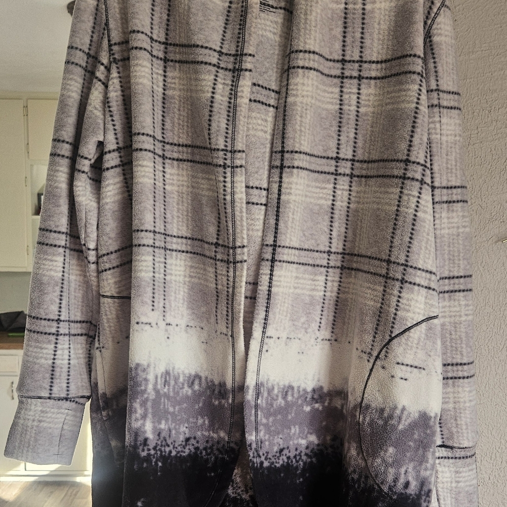 Cuddl Duds Fleecewear with Stretch in Black and Cream